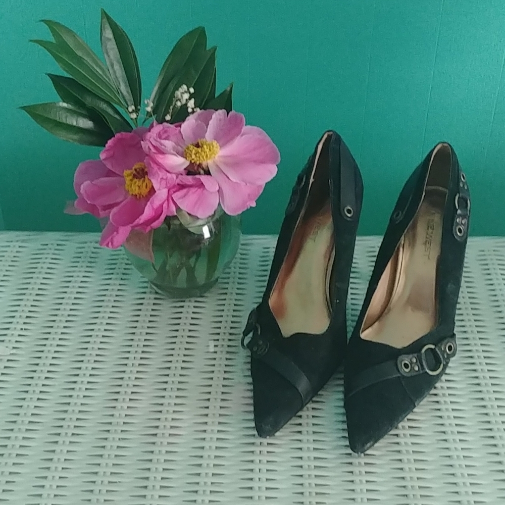 Nine West Black Heels With Buckle Detail Size 9.5